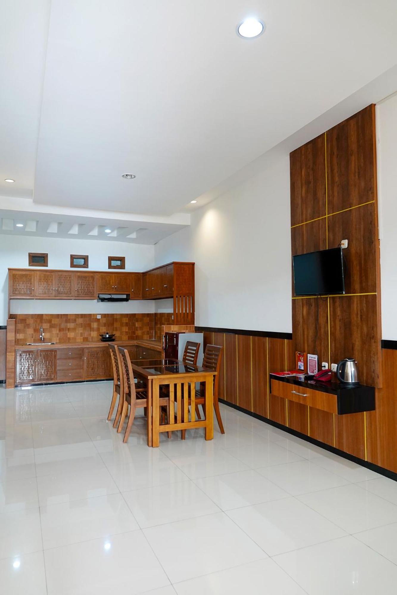 Baratha Hotel&Resto Bondowoso Kültér fotó