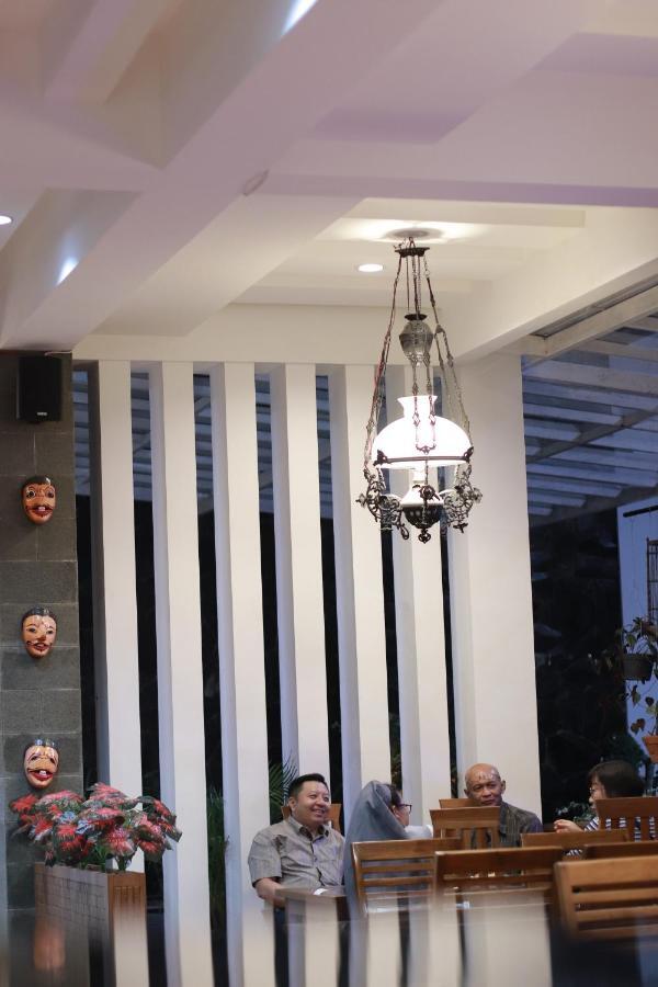 Baratha Hotel&Resto Bondowoso Kültér fotó